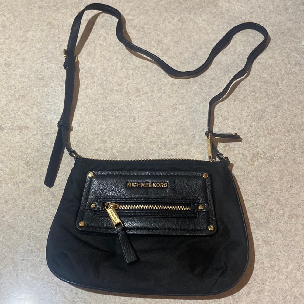 Black Michael Kors crossbody bag like new condition